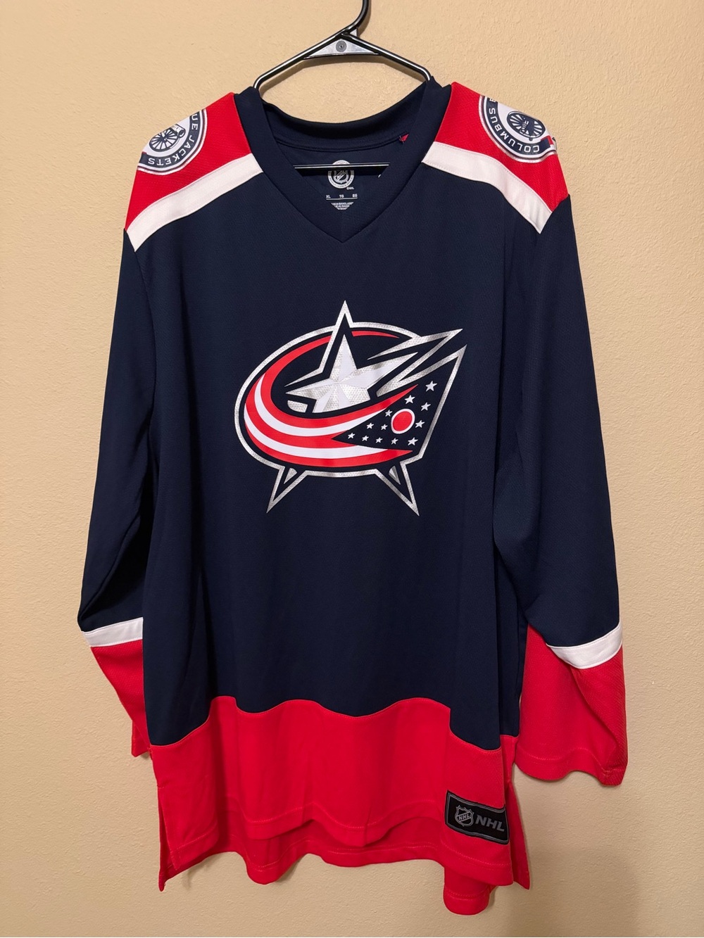 NHL Columbus Blue Jackets Men's Hockey Jersey - Size XL (New With Tags)